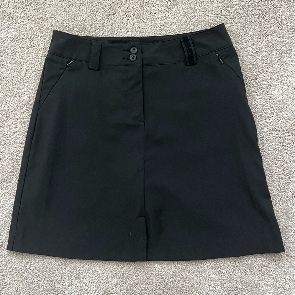 Women’s Maggie Lane Golf Skirt Skort. Black. Size 4
